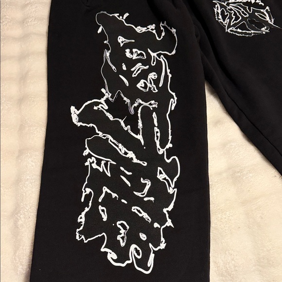 LOST HILLS SIZE SMALL SWEATS (UNISEX) - Picture 3 of 5